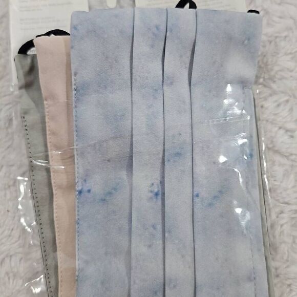 Athleta Face Masks Set of 5 Assorted Colors Adjustable Straps - Picture 2 of 5